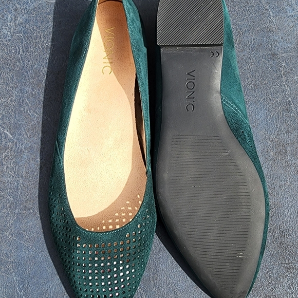 Vionic Designer Suede Flats - Picture 6 of 8